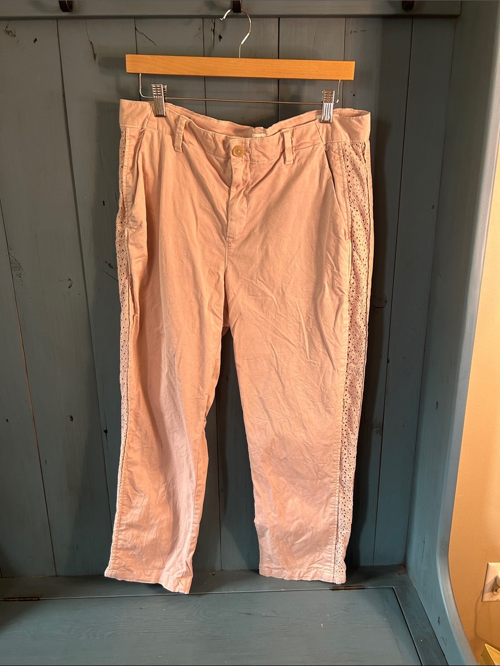 GAP For Good Women's Cropped Pink Sand Pants with Side Eyelet Lace Trim | 12
